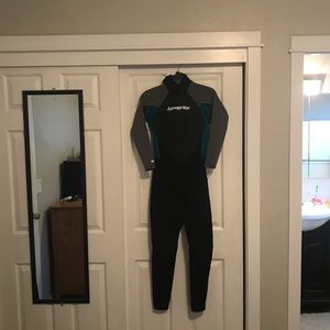 NWT Hyperflex Wetsuit size 8